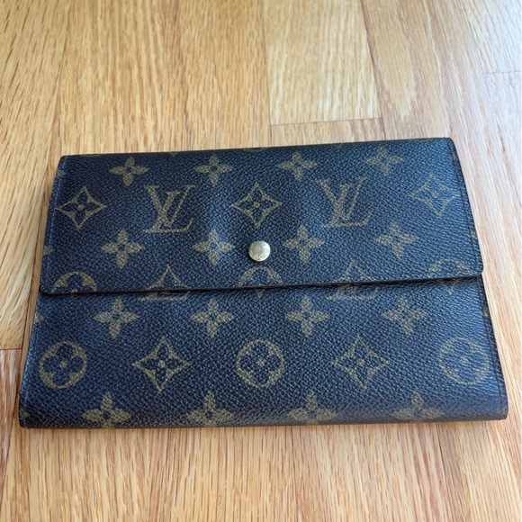 Louis Vuitton tri fold International long wallet clutch - Picture 1 of 7
